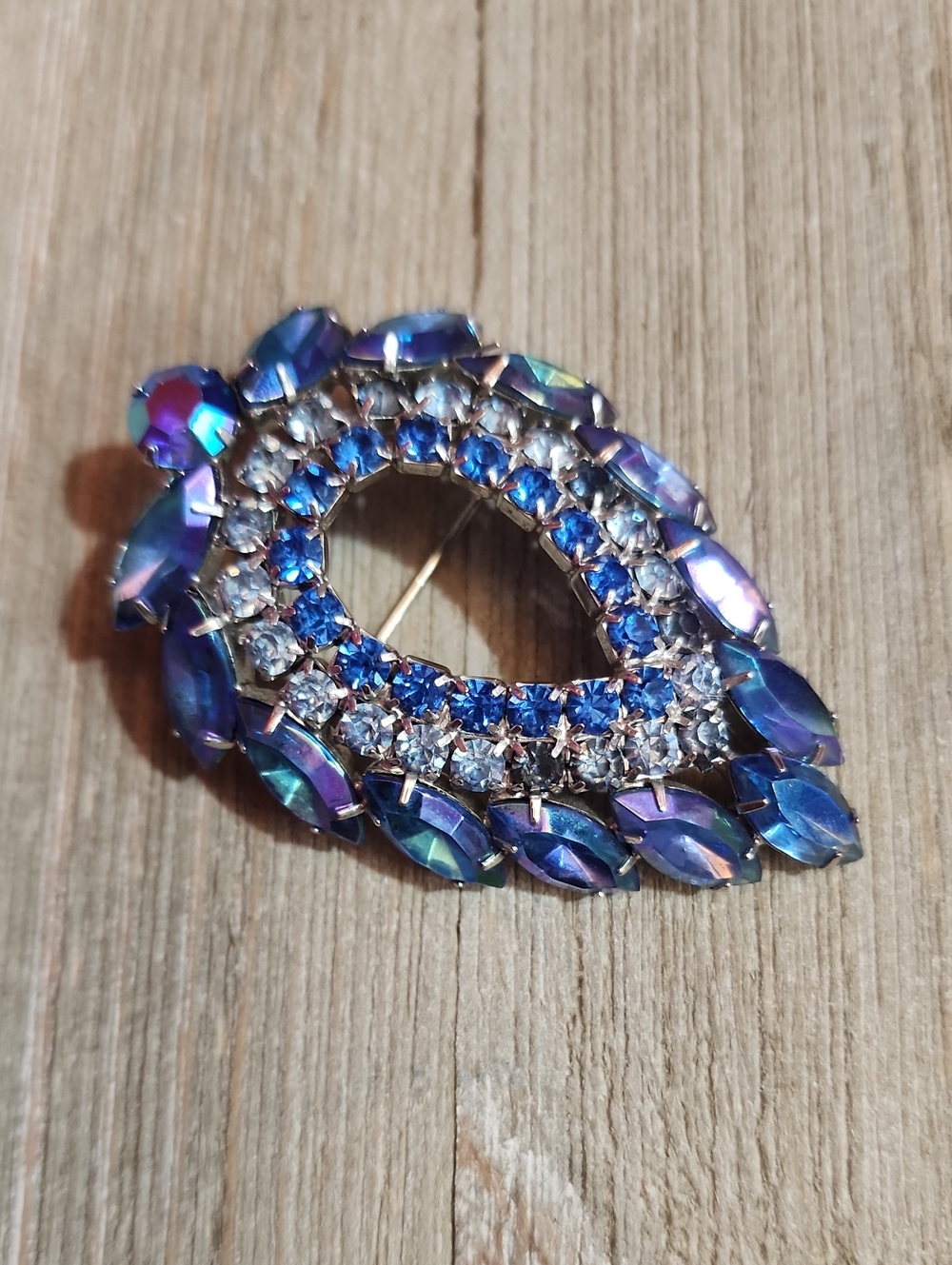 Vintage Sarah Coventry Blue Lagoon Teardrop Crystal Brooch